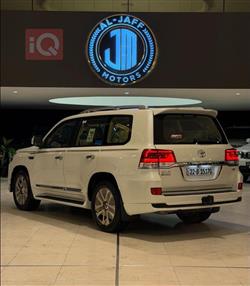 تۆیۆتا لاند کروزەر